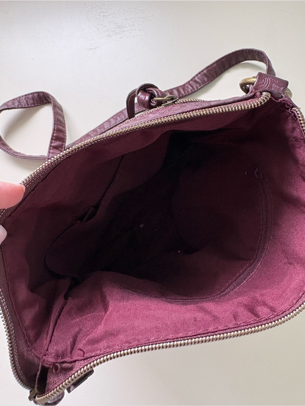 Stone Mountain Smoky Mountain Front Zip Plum Crossbody Bag - Picture 3 of 3